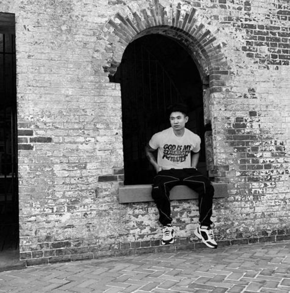 Meet your Posher, Nga - Picture 1 of 1